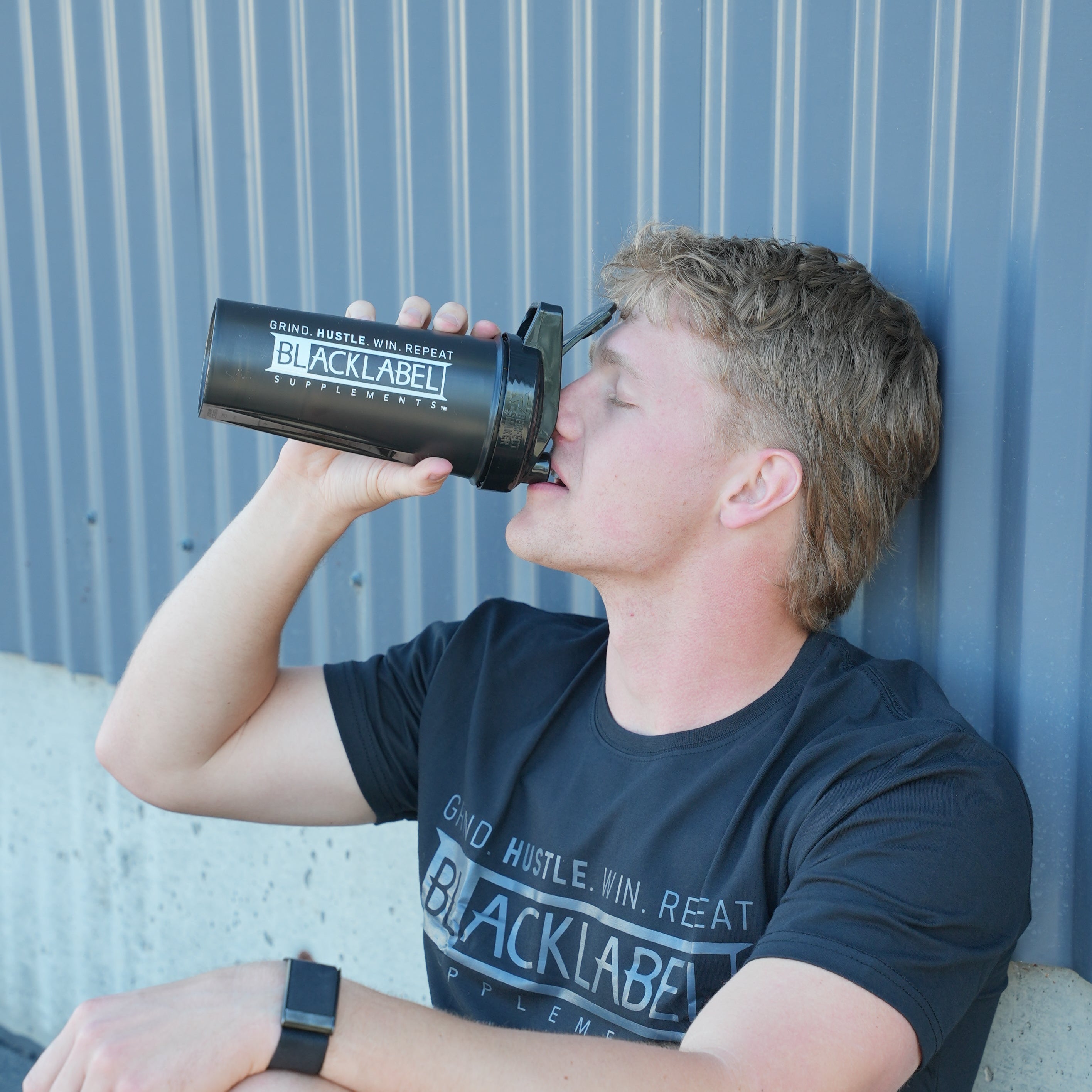 28 oz Shaker Bottle Reusable Protein Mixer for Fitness